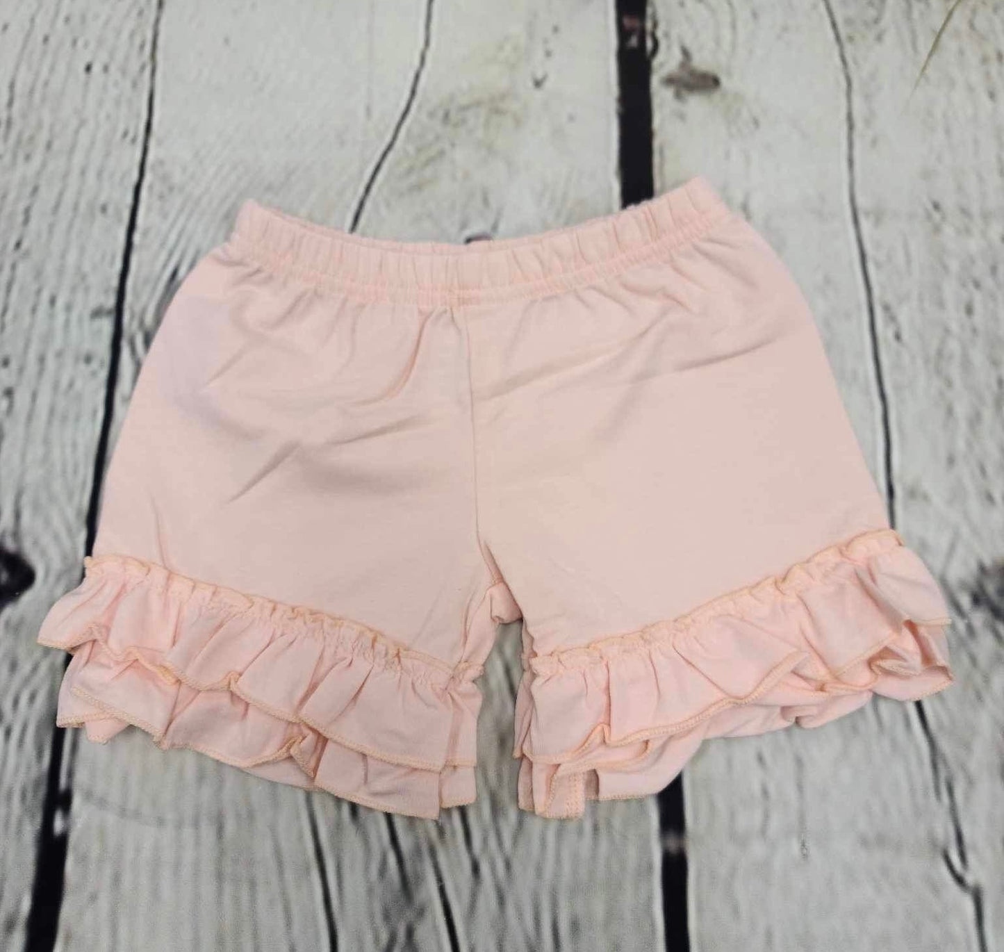 Ruffled pink shorts