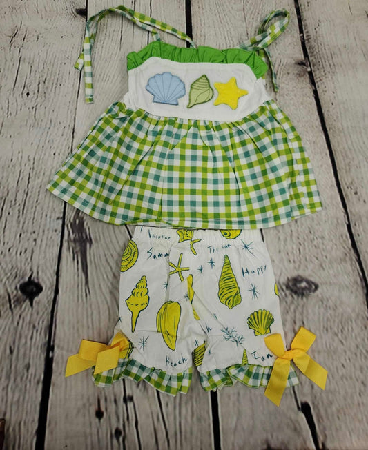Sea shells in green set